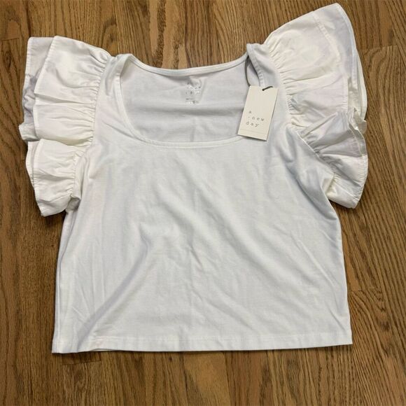 A New Day White Flutter Sleeve Cropped Top Size Small - Picture 1 of 7